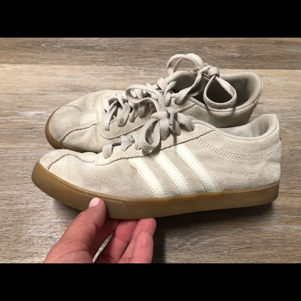 Adidas off white Size 6 tennis shoes
